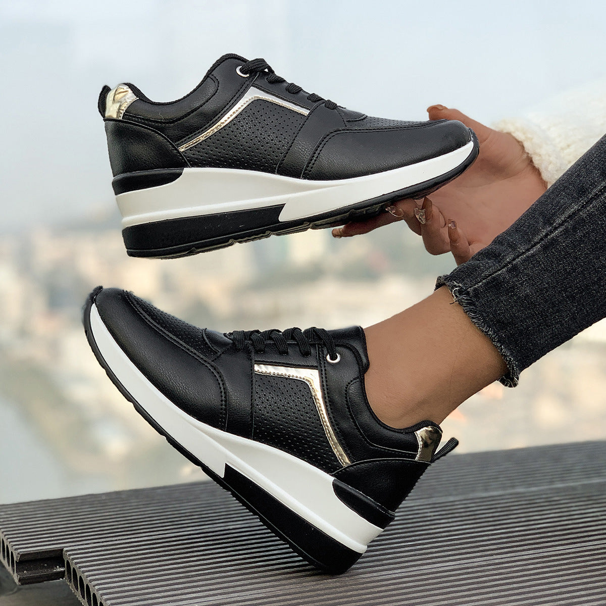 Black / 9