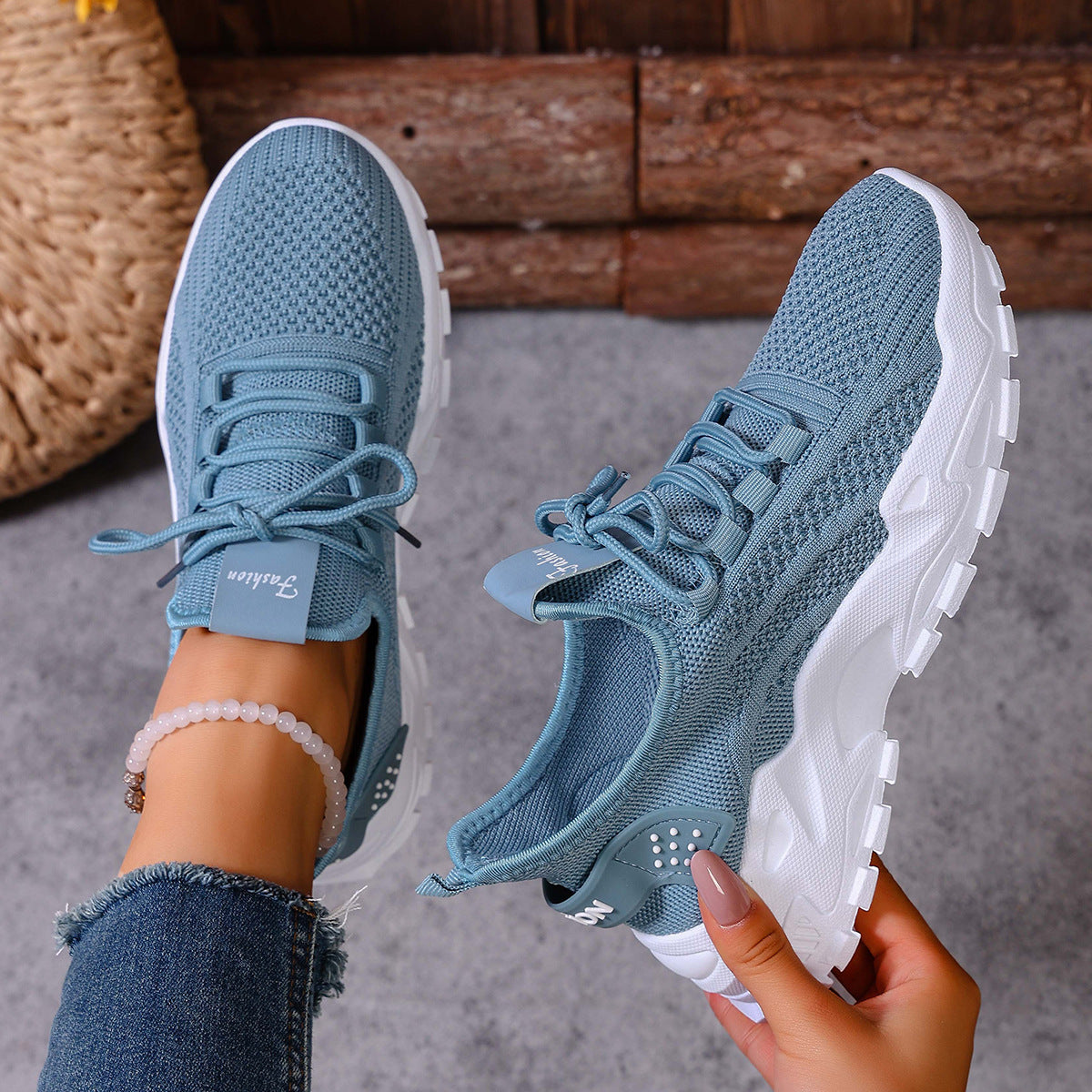 Blue / 9